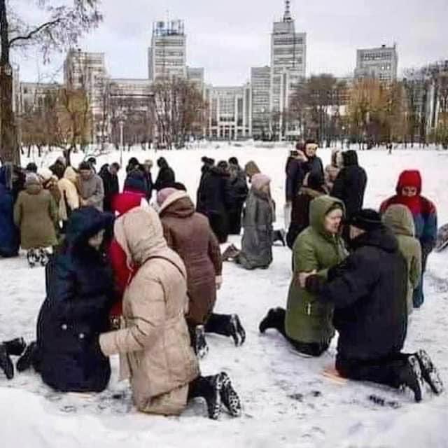 These are citizens of the Ukraine praying for the safety of their nation right now. Please join with them in prayer! Through prayer we can see God transform history. #PrayForTheUkraine #RussiaUkraine ⁦<a href="/SolomonYue/">Solomon Yue</a>⁩ #RussiaUkraineConflict ⁦<a href="/mercedesschlapp/">Mercedes Schlapp</a>⁩ #Russia