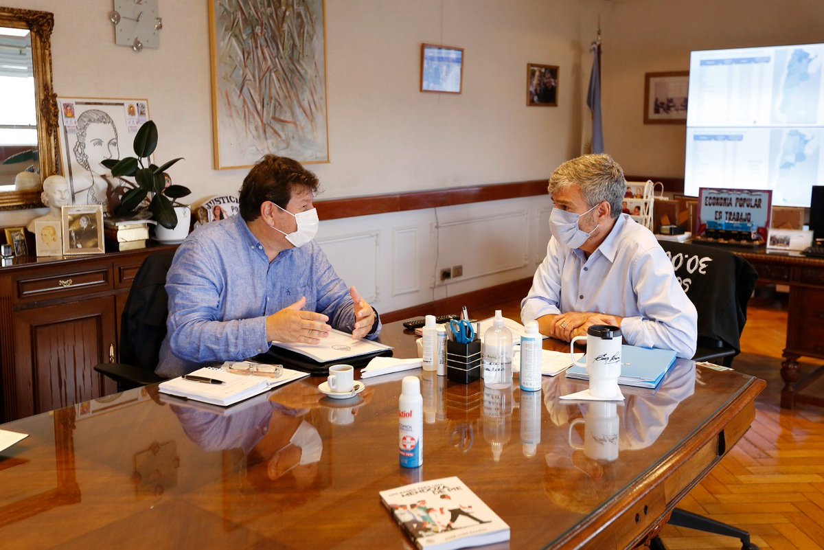 hernantguerrero's tweet photo. Me reuní con el compañero Ministro @JuanZabaletaOK para seguir apoyando proyectos en curso  y planificando trabajos de  políticas públicas nacionales en cada rincón del país. #MasUnidosqueNunca #ArgentinaDePie 

#AlbertoFernández 
#JuanZabaleta https://t.co/Z6Dw3MS4l7