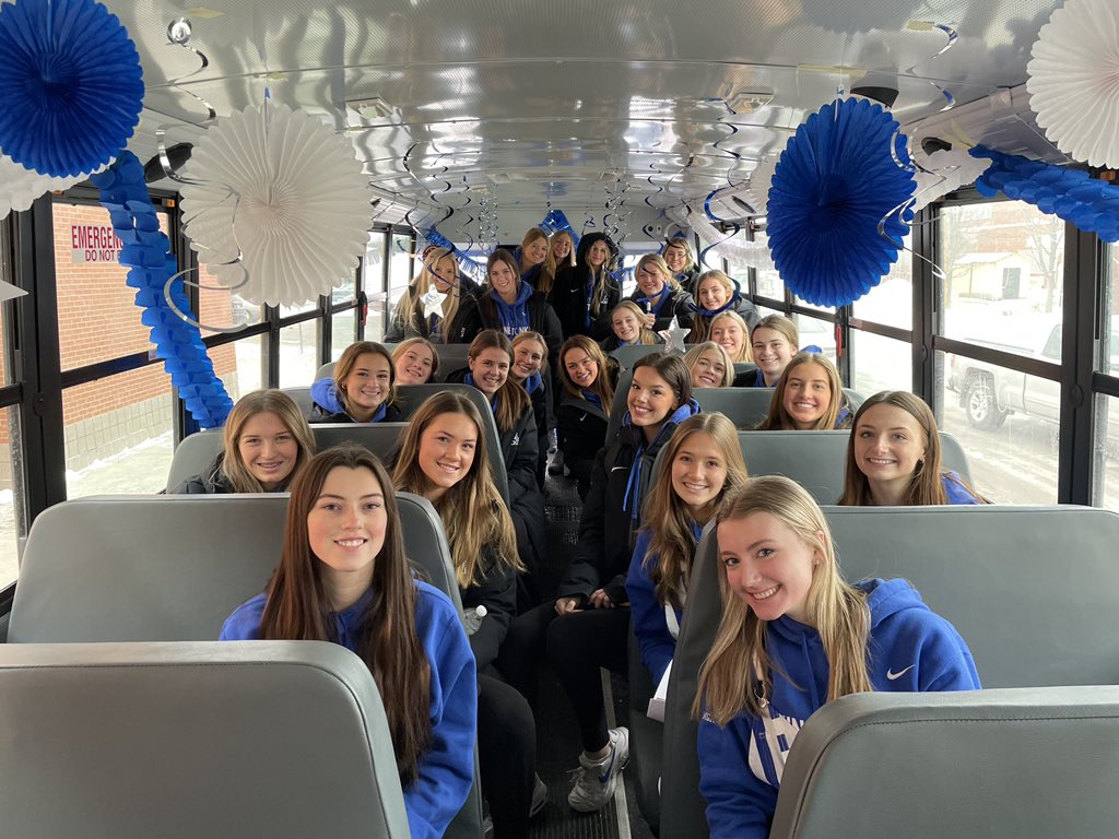 tonkahockeygirl's tweet photo. Here we go Skippers!! 💙⚓️🤍#blarmy #skippers #Tourney22 https://t.co/EJqKIuqj7O
