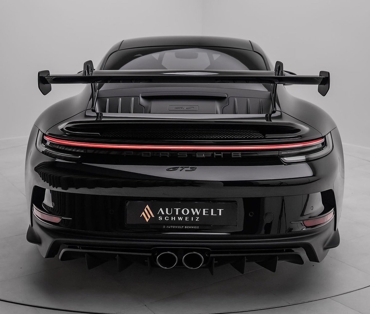 WorldWideCarsTM's tweet photo. Porsche 992 GT3 🥶 https://t.co/XKT6Gx3Ktr