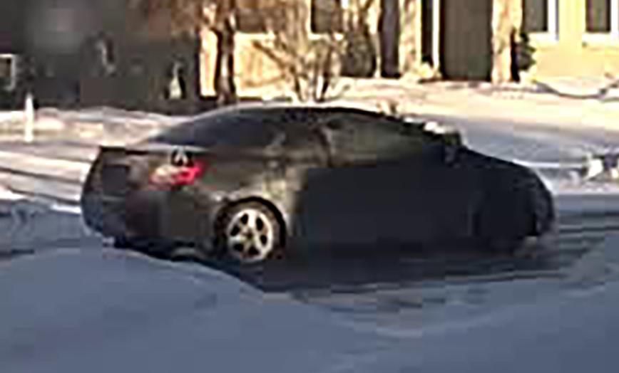 Police seek public’s help to identify Meadowlands Drive Hit &amp; Run driver and vehicle.
A vehicle of interest being sought is described as a black, 2006-2011 Honda Civic two-door coupe. 

Info? Collisions Investigation Unit at 613-236-1222 ext. 2481.

ottawapolice.ca/Modules/News/i…