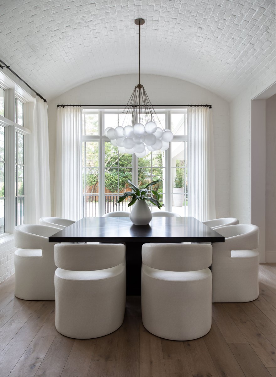ANDREWPEAR1's tweet photo. We believe your personality should shine through every corner of your home ✨ 
What is your must have inspired feature?
https://t.co/k7tRLruxDm
#customhome #luxuryhome #dreamhome #texasluxuryrealestate #luxurylifestyle #personality #character #customdesign #customarchitecture https://t.co/QBnVU4vw96