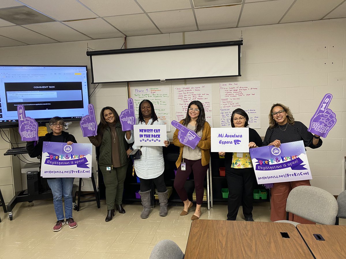 MariaMacedo00's tweet photo. @AngletonISD  Campus teams are gearing up for another great registration kick off. #PreKisCool https://t.co/Cj8rQ7dTVJ