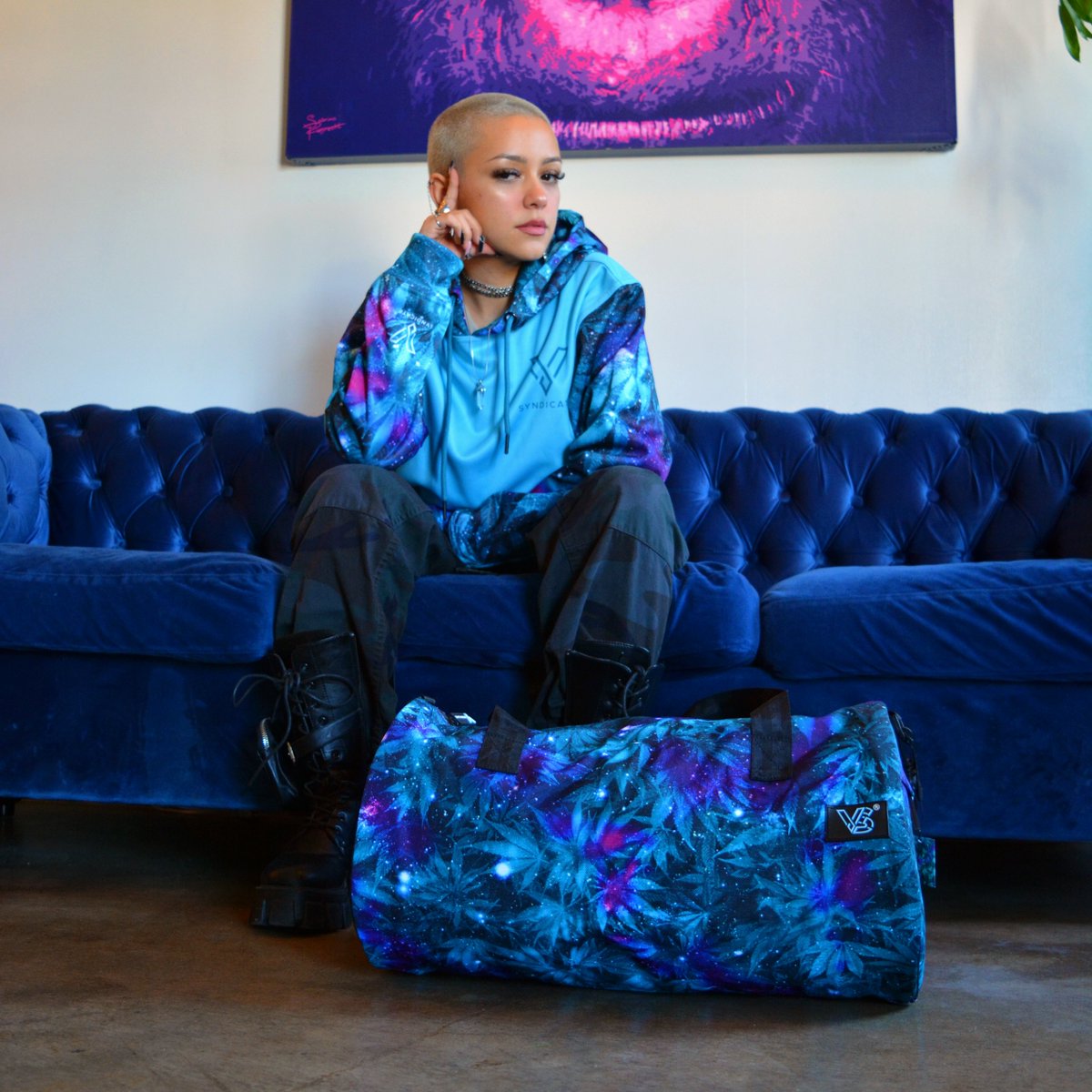 realvsyndicate's tweet photo. NEW MERCH ALERT! 

All our apparel is finally live on our website. Brand new bags, hoodies, and t-shirts to help you express your stoner lifestyle 😶‍🌫️

Get yours at https://t.co/2Xy7bu9ruF https://t.co/Uw6rBq4lYp
