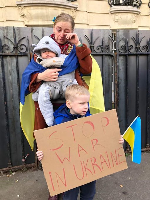 SonsuzGunes's tweet photo. #StopWar https://t.co/ybXxHXfkxm