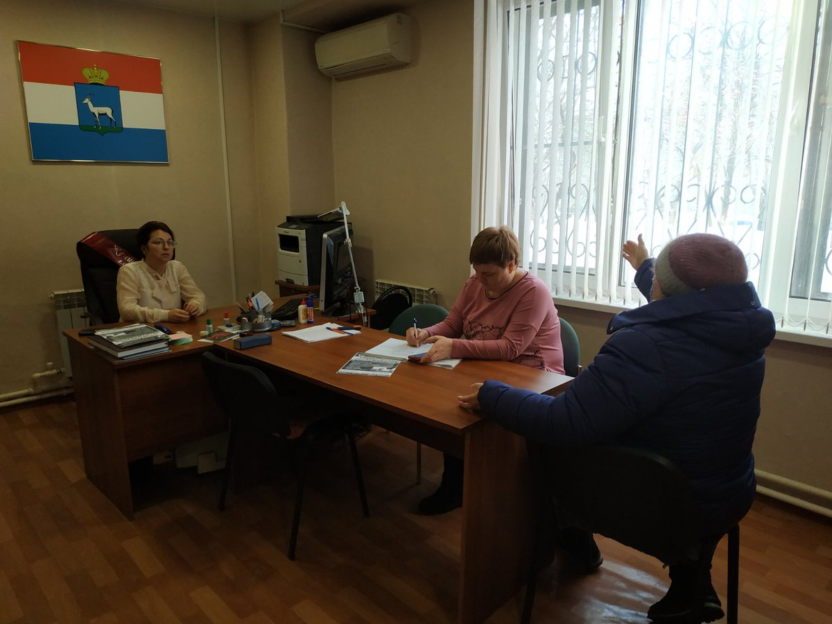 Сегодня состоялся очередной прием жителей. Спектр вопрос разнообразен: благоустройство дворовой территории, очистка дорог от снега, несанкционированные объекты потребительского рынка. Все вопросы приняты в работу. 
<a href="/VoropaevSamara/">Виктор Воропаев</a> <a href="/PromEdinoross/">Единая Россия Промышленного района г. Самара</a>