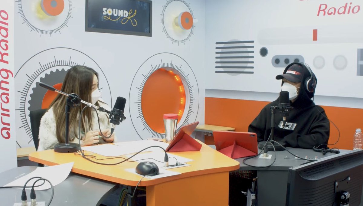 [🎙️LIVE] TradeL é um convidado da Ashleybchoi no Rádio Arirang
(@ arirang_soudk)
 
📺 youtu.be/P1fX2GGdVS0

 #TRADEL #트이드엘 #이승훈
 #H1GHRMUSIC #하이어뮤직