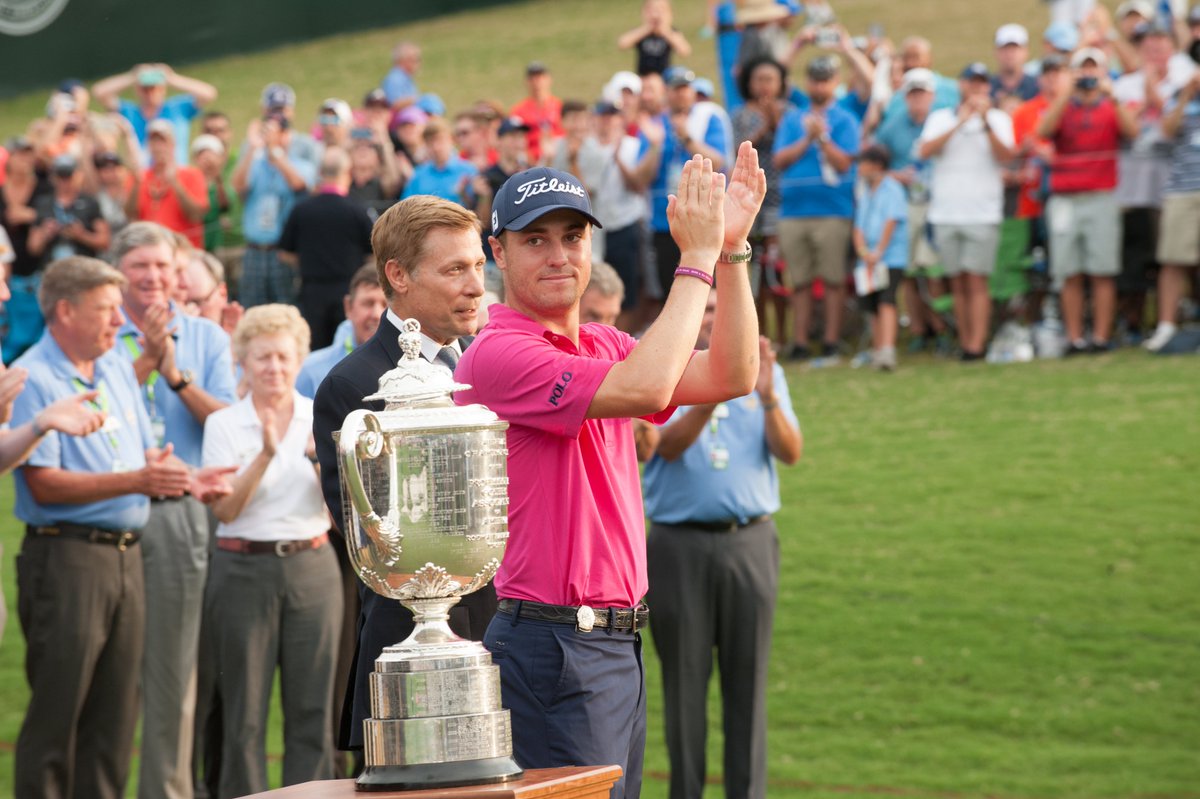 Cheers to you. 👏

#FanFriday | <a href="/JustinThomas34/">Justin Thomas</a>