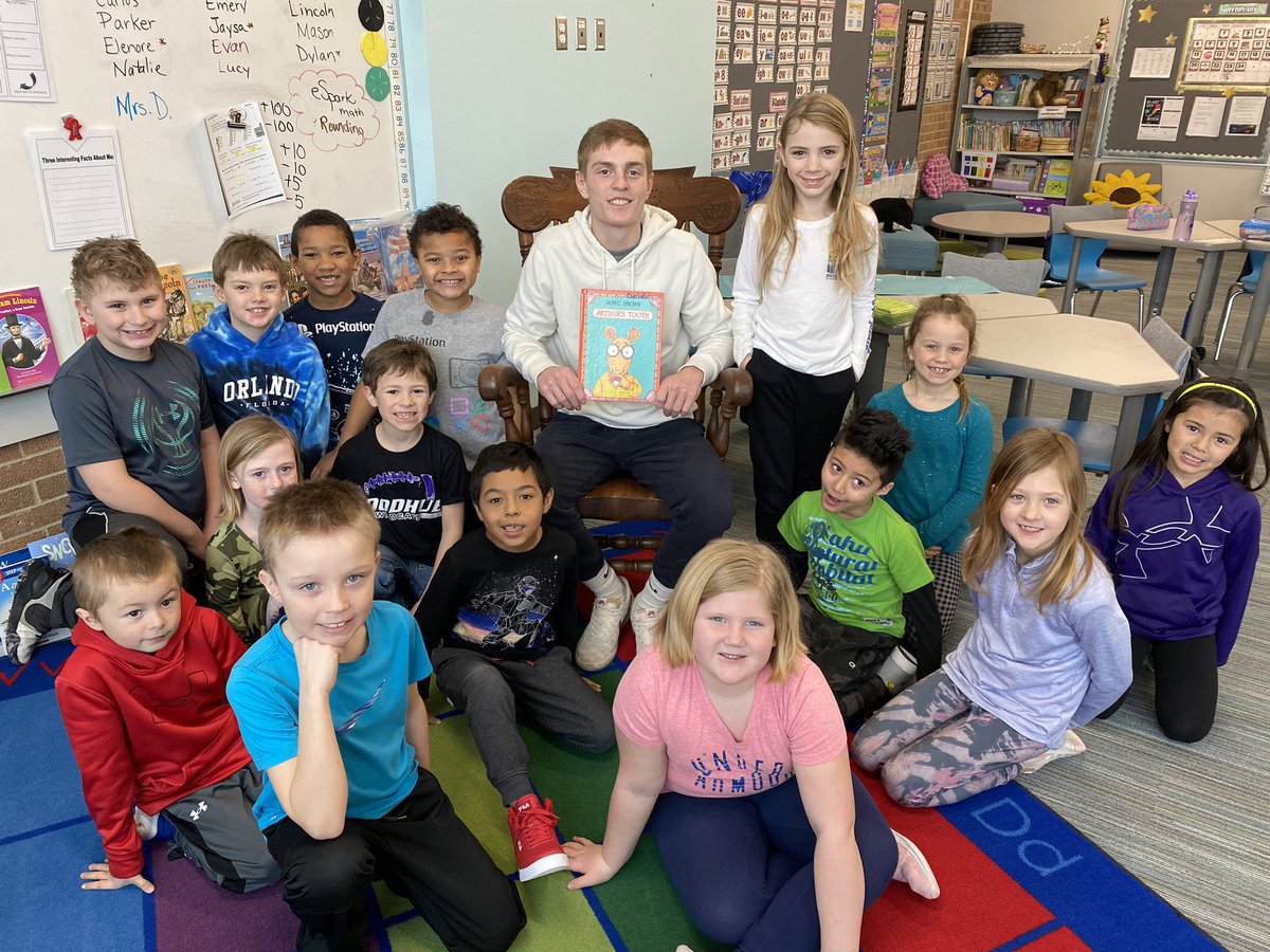 doerhoefer_j's tweet photo. High school athletes reading to us for ‘I Love to Read’ Month!  #RoleModels #goodhuepublicschool https://t.co/TCj57h1gtf