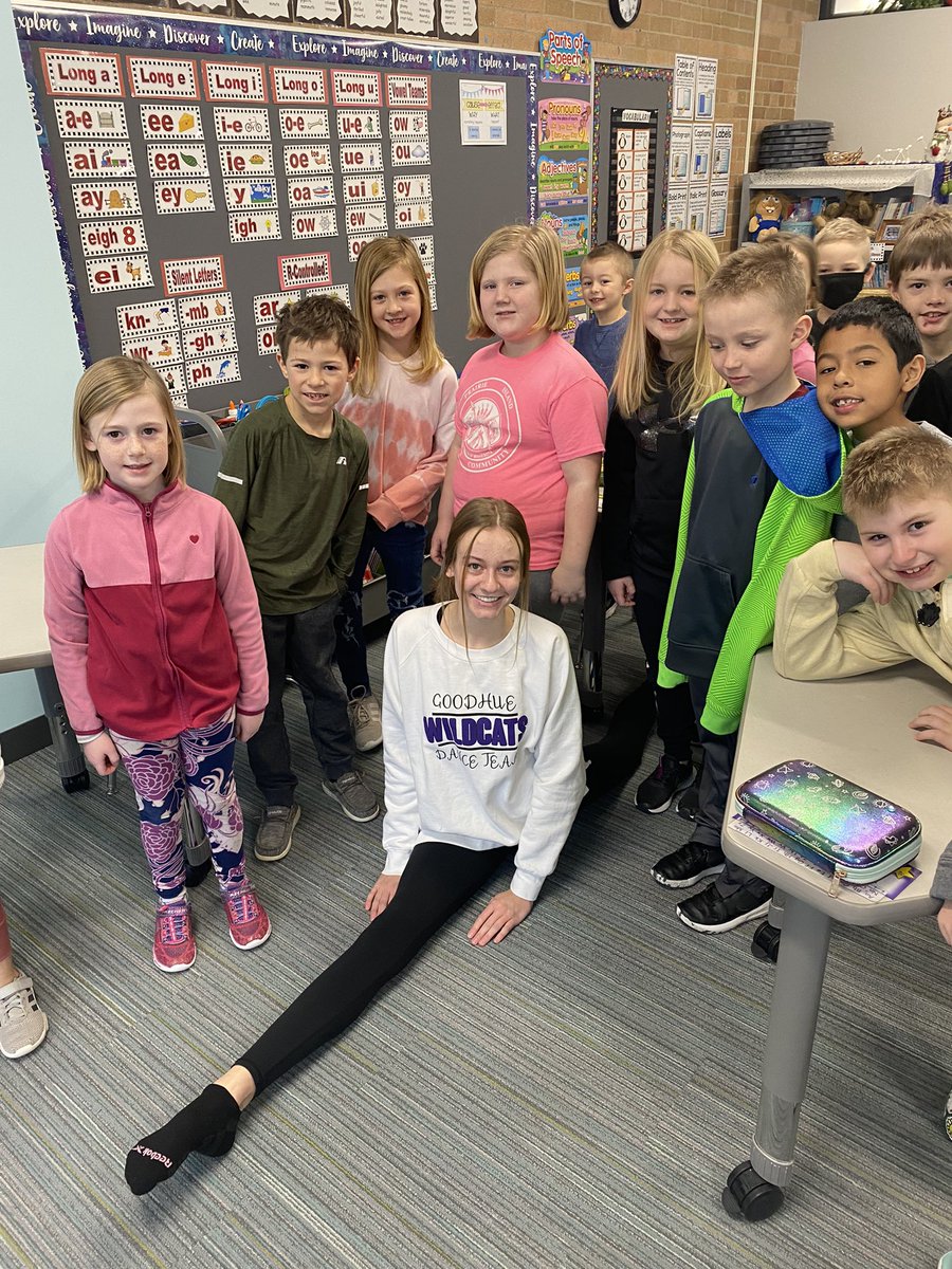doerhoefer_j's tweet photo. High school athletes reading to us for ‘I Love to Read’ Month!  #RoleModels #goodhuepublicschool https://t.co/TCj57h1gtf