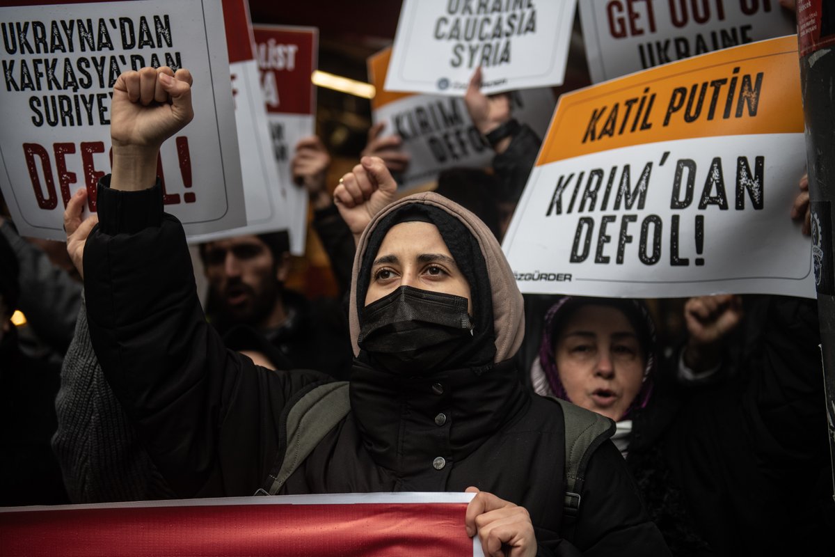 Anti-war protests have broken out in multiple countries around the world in response to Russia’s invasion of Ukraine.

People have held demonstrations in the UK, France, Japan, Germany, Turkey, Italy, Lebanon and elsewhere. trib.al/n1R2TD6