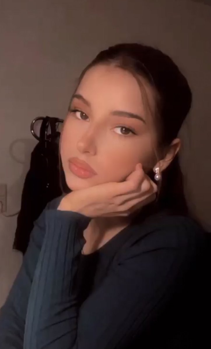 Sofyyaa7's tweet photo. Feeling cute, might delete later 😊 https://t.co/gTq9XJGbJa