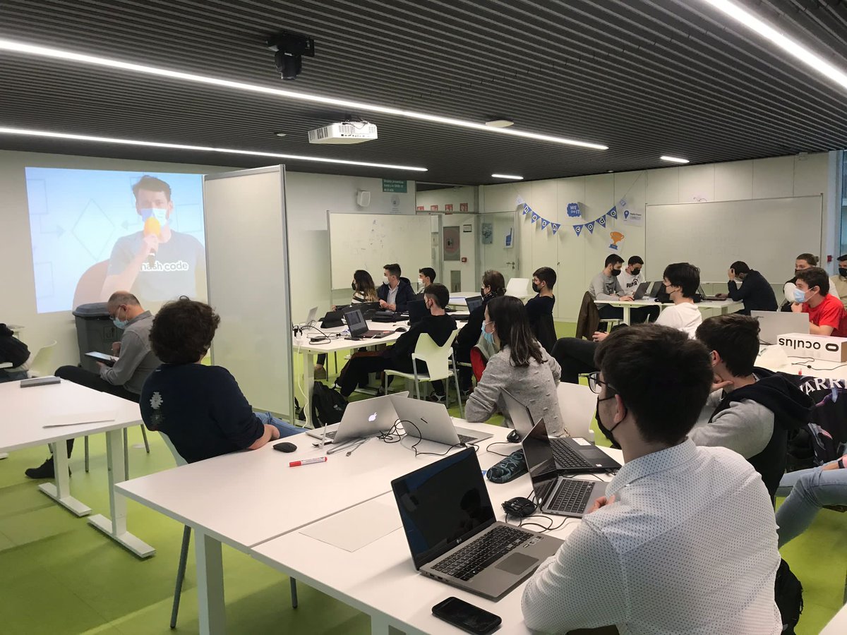 TecnologiaUSJ's tweet image. comenzamos!!! #hashcode2022 #EARTE @_usj_