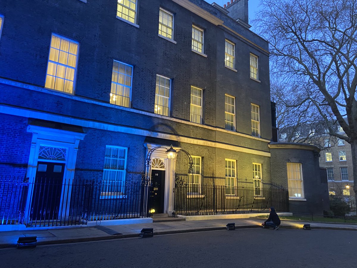 andybell5news's tweet image. Downing st in colours of Ukrainian flag  #Ukraine