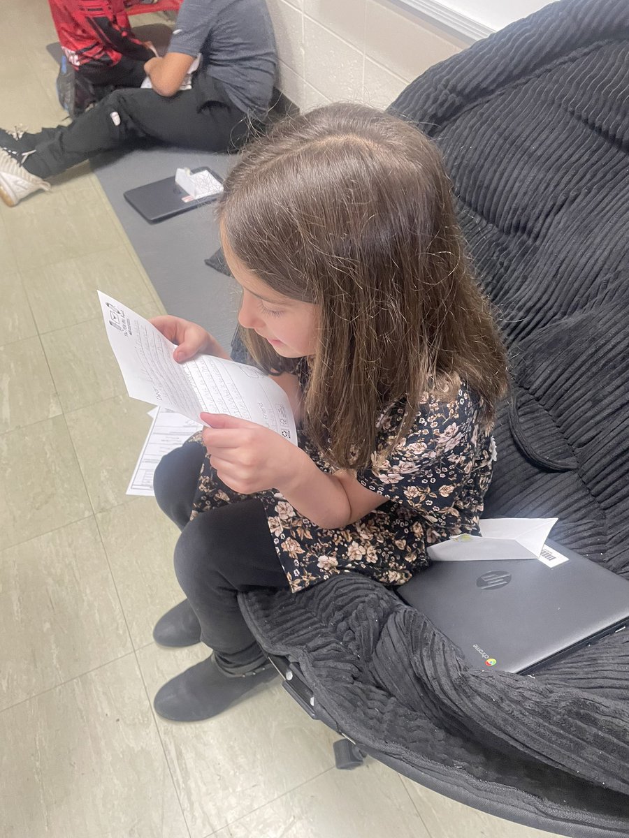 Bobcats_AP's tweet photo. Today we received our first @USPS and @WeAreTeachers Pen Pal Project letters from Utah! #OHBetterTogether https://t.co/WiSj1ePwxb