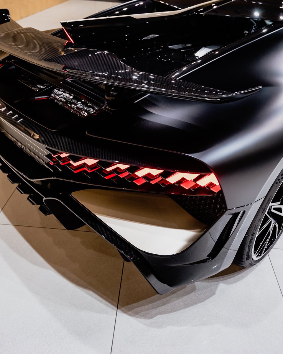 carpxrnpicx's tweet photo. Bugatti Divo https://t.co/UZmoQQvpgp