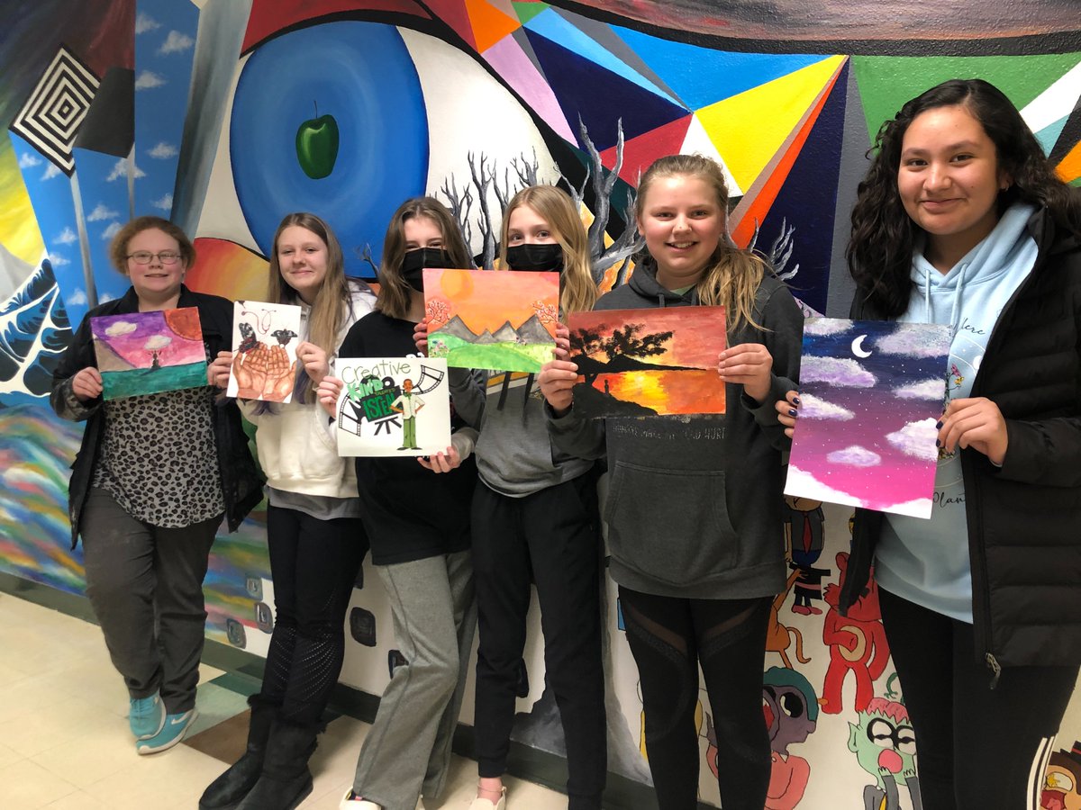 WaupunSchools's tweet image. Junior/Senior High art students participated in "The Memory Project."  All of these projects are heading to children in Nigeria! Thank you for sharing your talents Waupun art students! #WarriorPride #TheMemoryProject