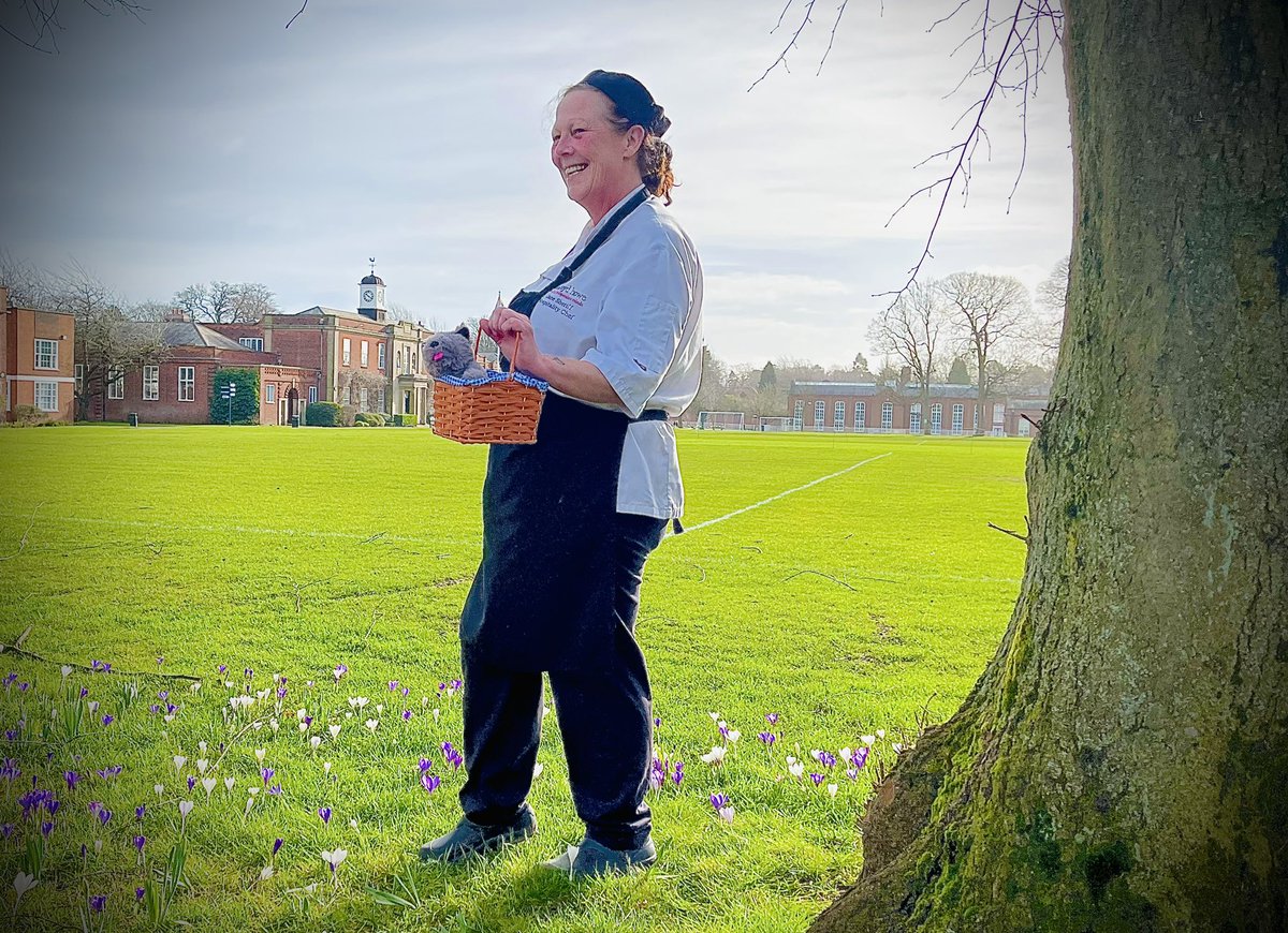 mossluke's tweet image. World Book Day 2022 @bcsbirmingham and the team are all doing their bit in readiness; apart from Jane…. She is off to see someone. Who could it be? “Crash Landing” in 7 days! @HolroydHowe @WorldBookDayUK #WorldBookDay #worldbookday2022