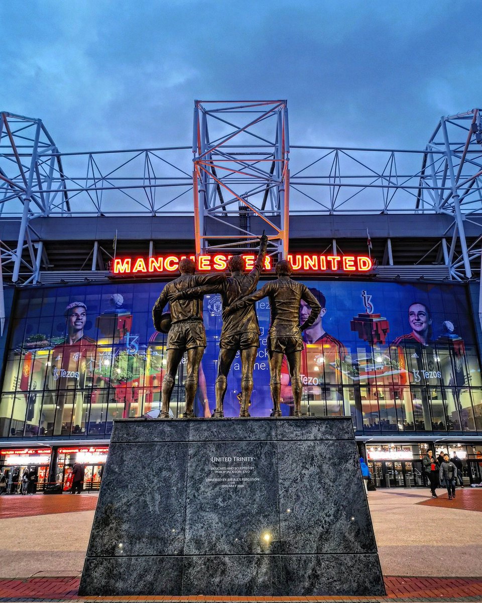 United back in FA Youth Cup action here tonight. Leicester in the QFs, winner to play either Wolves or Brighton. The Reds not won it since Pogba, Lingard and Morrison back in 2011 #mufc