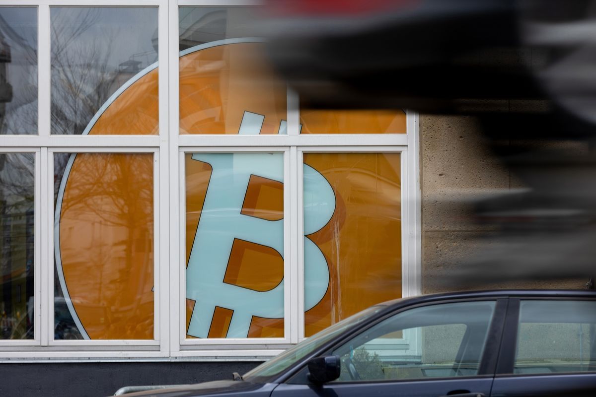 SFox's tweet photo. We're excited to announce our entry into crypto derivatives. SFOX has opened the first multi-dealer crypto NDF platform, a major milestone in crypto's acceptance by mainstream FIs. SFOX CEO @gmelika spoke with @sonalibasak about the news here: https://t.co/qf0qgOpIcq https://t.co/iXxw2XsnZt