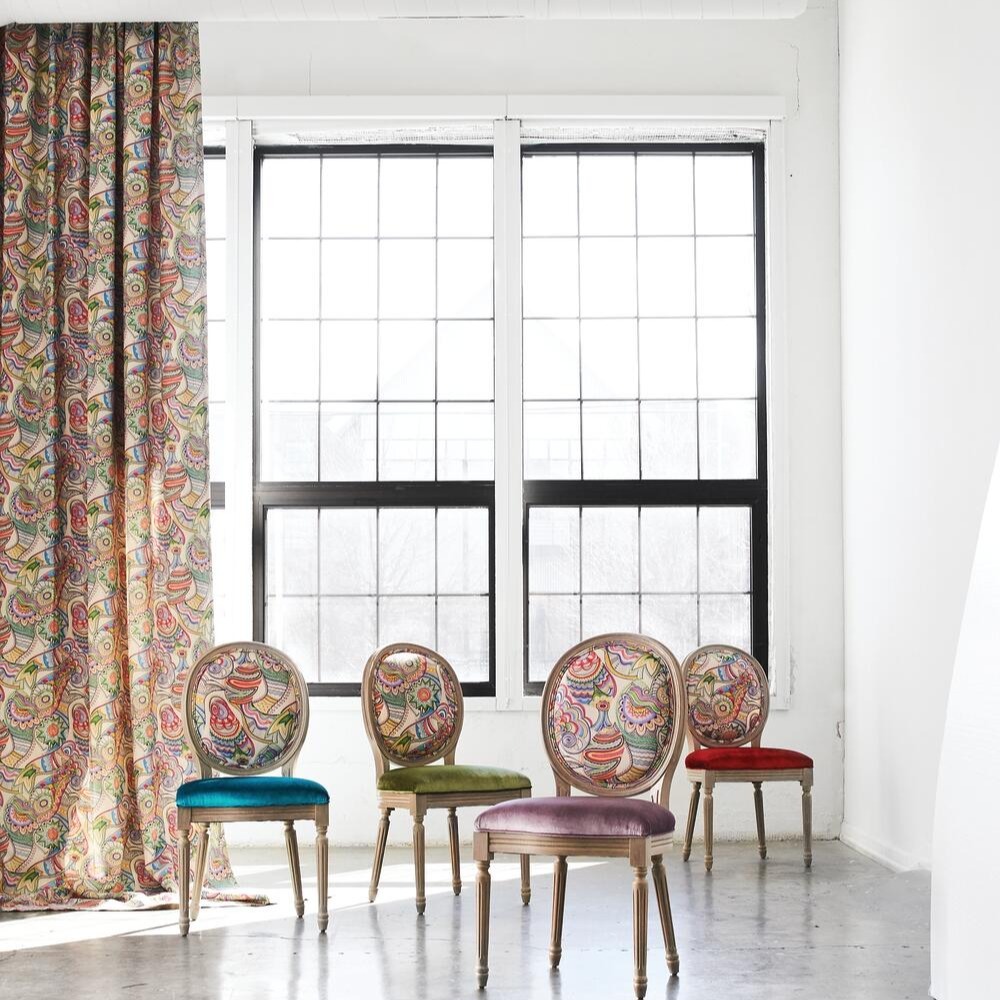 Fabricut's tweet image. Magura and Silk Velvet make a perfect pairing. The sumptuous texture and rich hues of Silk Velvet highlight the bold hues in Magura and allow the intricately detailed pattern to stand out. Find more captivating combinations on our website.

#silkvelvet #patternfabric #vibrantdesi