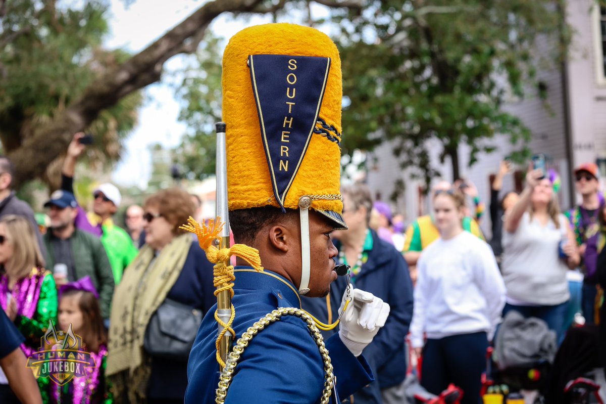SU_HumanJukebox's tweet photo. Who’s ready for the weekend? 💜💚💛 https://t.co/dJtCKJEk2B