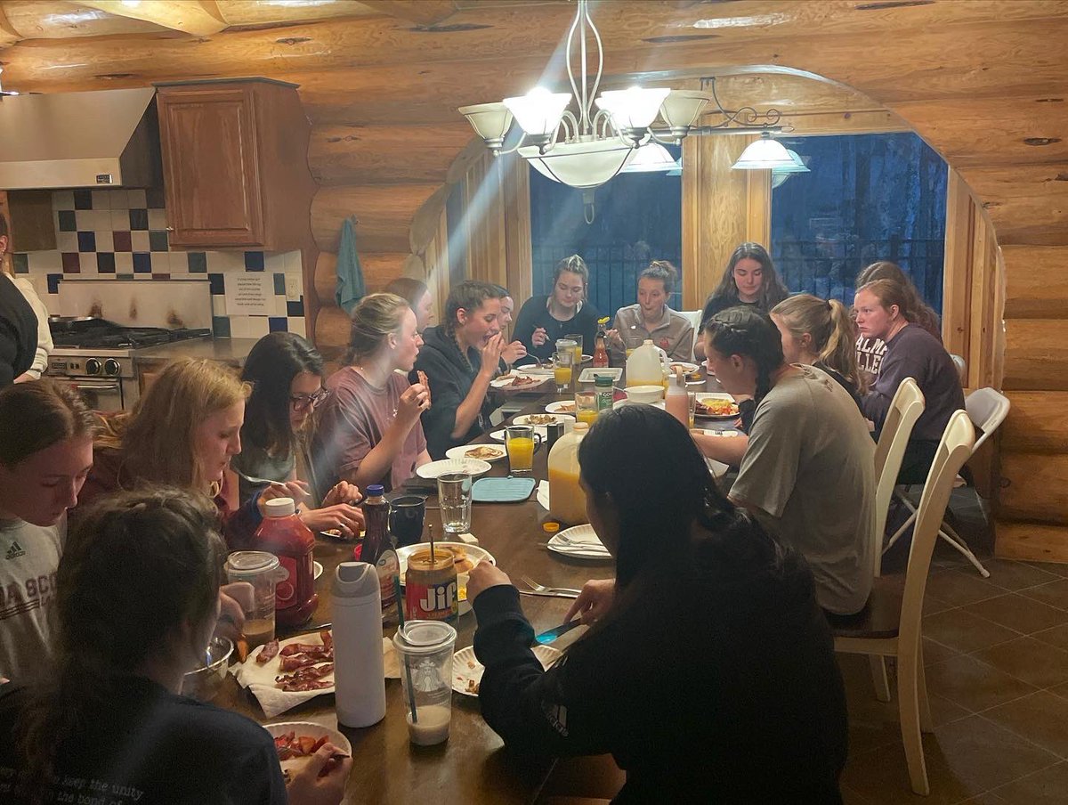 AlmaScotsWLAX's tweet photo. North Carolina adventures! https://t.co/bZpDxFGWct