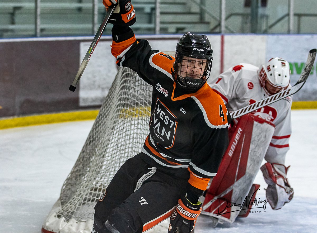 Dave__Watling's tweet photo. And we are underway out here at @edgeschool for the @CSSHL U18 Prep Showcase. @WestVanWarriors' #4 Logan Peskett opens the scoring for the Warriors as they face @NotreDameHounds. 
Order your photo packages here: https://t.co/roWWK1YG8Y https://t.co/iNr4UuFMlr