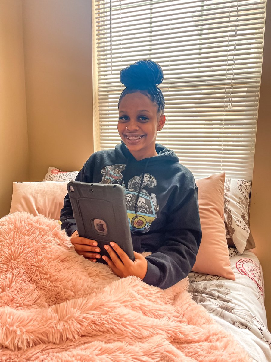 HighlandSquareO's tweet photo. On days like this, get super comfy in bed and SIGN to the 2nd best square in Oxford! We are down to our FINAL 5️⃣ Gift Cards😱. Not to mention, rates will be increasing soon😰. HURRY HURRY HURRY to secure the BEST deals.

#livebetter☺️❤️️ #livehighlandsquare🏠 https://t.co/AwbjIYZvOd
