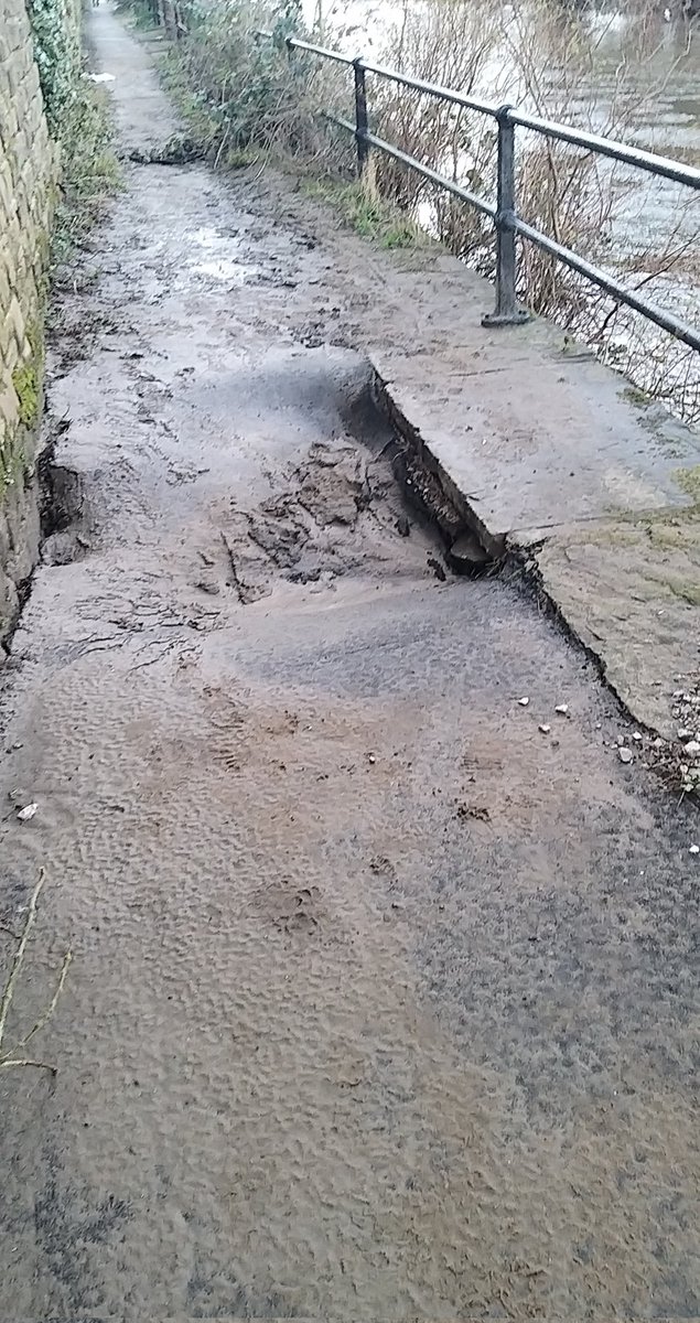 dianneljackson's tweet photo. @aireriverstrust @Bradford_CROW @EnvAgencyYNE 
Evening, I'm not sure who looks after the river side path in Shipley (near the old HMRC building).  But it has collapsed quite close to the new Lidl. W3Ws https://t.co/pgegc6EuUS.lamps
Pics below https://t.co/1XPGpf7uYF
