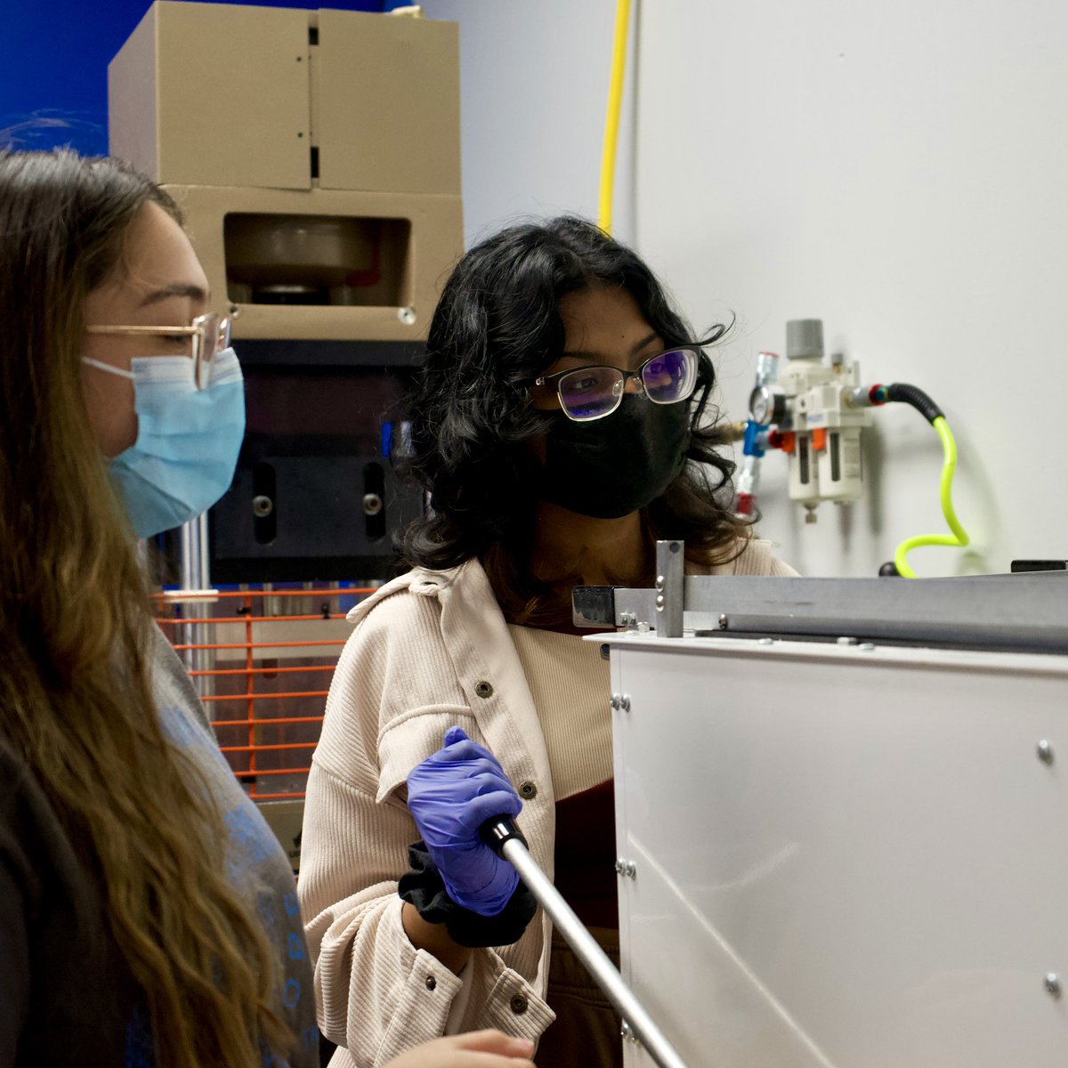 Limbitless3D's tweet photo. Today is Introduce a Girl to Engineering Day! Limbitless celebrates female engineers who break barriers and inspire others to #innovate and #create. #EWeek2022 #engineer #GirlDay2022 #engineer4tomorrow #3DHope #WhatEngineersDo https://t.co/dvlIta45ES