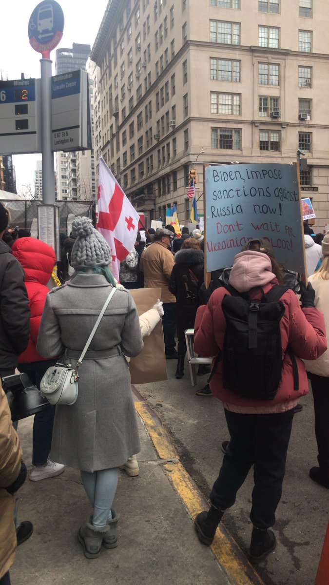 NewsHeimish's tweet photo. #protest for #Ukraine in #NYC https://t.co/oLNE2TJUMi