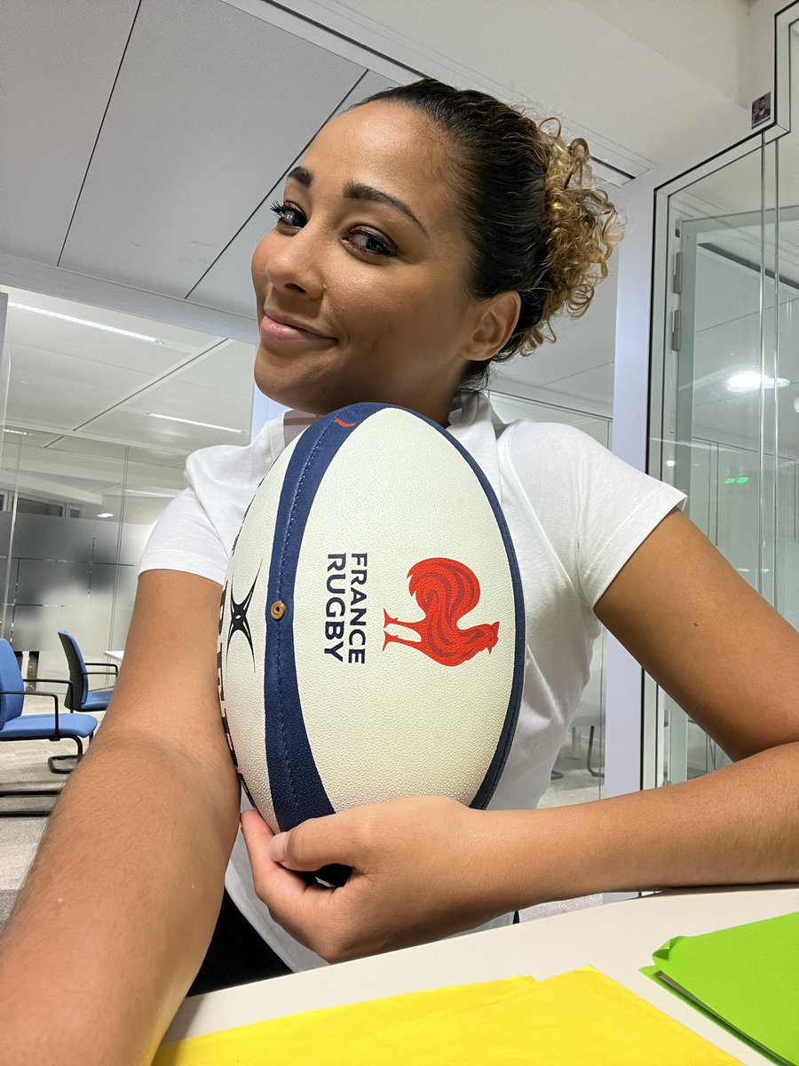 🚨CADEAU🚨

Ce soir <a href="/vsainsily/">Virginie Sainsily</a> t’offre un vrai ballon du Tournoi des VI Nations 2022 !!!
L’un de ceux qui a servi dans la rencontre entre la France et l’Irlande 🏈🤩

RT + FOLLOW <a href="/lequipedusoir/">L'Équipe du soir</a> 
Choisis bien ton chroniqueur !