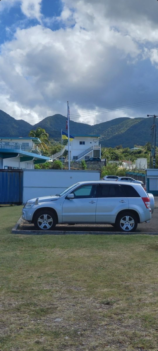 TrecorumSatisDi's tweet image. Flag of #Ukraine flying above the Governor's Office in the UK Overseas Territory Montserrat.