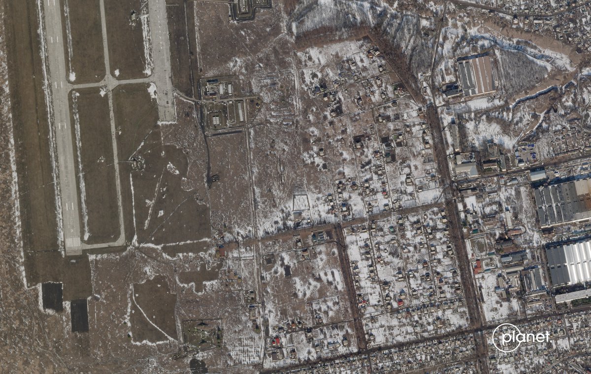 The first satellite images of Russia's attack on Ukraine:Planet imagery of Chuhuiv Airbase outside of Kharkiv – captured three days ago and today, respectively.Thread: https://www.cnbc.com/2022/02/24/satellite-imagery-shows-russian-attack-on-ukraine-from-space.html  $PL