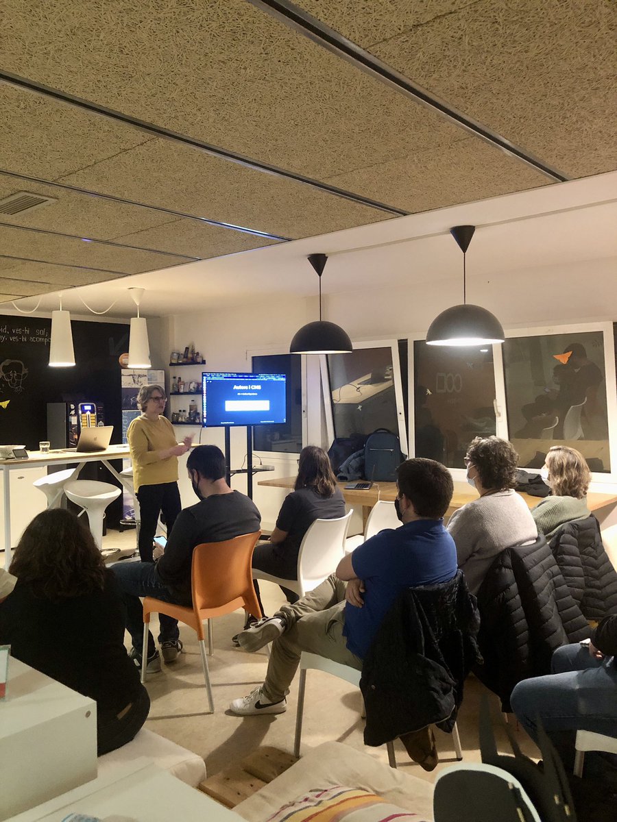 <a href="/wpgirona/">Girona WordPress Meetup</a> time al <a href="/CoEspai/">CoEspai Coworking & Hub Creatiu</a> ! La <a href="/nuriarai/">Núria Ramoneda 🎗</a> està compartint amb la comunitat #WordPress de Girona plugins per facilitar la vida als authors #CMS #wpgirona