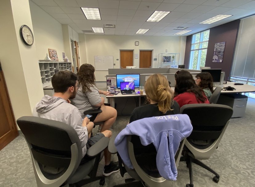 SFASU's tweet photo. Student journalists also will host a Student Press Freedom Roundtable from 5 to 6 p.m. tonight in the BPSC third-floor commons.  Participants will discuss student press freedoms, the First Amendment, applicable law and media literacy. All are welcome to join the discussion. https://t.co/20v6rGS2CR