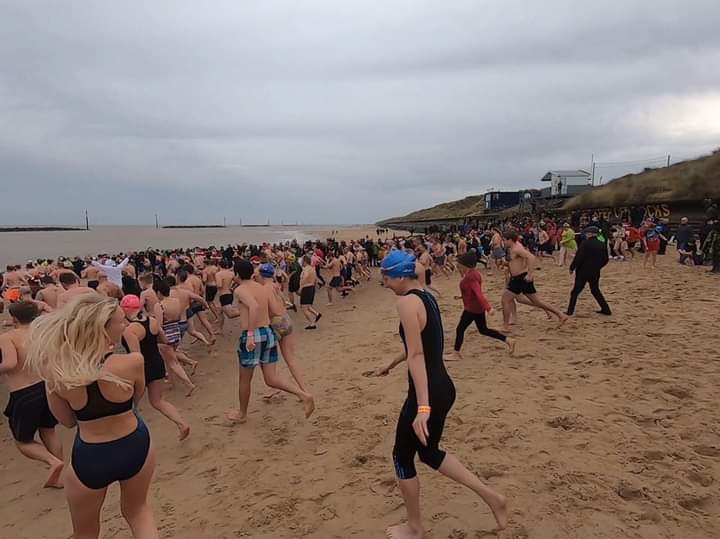#FebDip / #Boxingdaydip ❤ We've just received a lovely message from Gayle of #BeachRockCafe in #Seapalling to say they'll be opening their doors to welcome all you lovely Dip participants in for a free hot tea or filter coffee with any food you purchase to help warm you up!