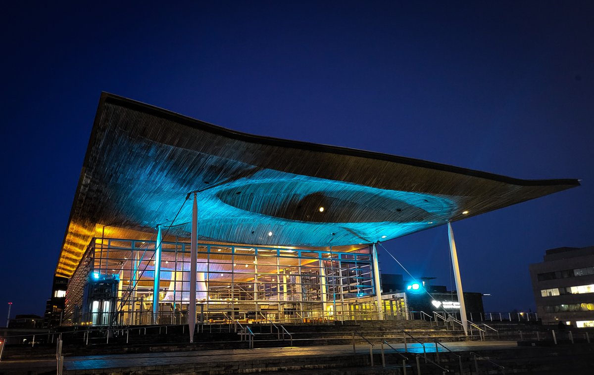 The Senedd, Wales' parliament, lit up in the colours of the Ukrainian flag this evening 🇺🇦