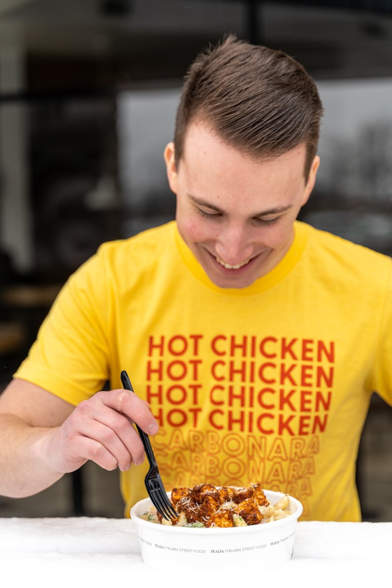 MyPiada's tweet image. It’s Getting Hot in Here! 🥵
We’re giving away 10 Spicy Tees &amp;amp; 20 Free Entrées (2 per winner)! 

To Enter:
🔥 Follow Us @MyPiada
🔥 Retweet this Tweet
🔥 Reply with how you’d describe our Hot Chicken Carbonara in 6 words or less!
(Giveaway ends on 3/3)

Drop it like it&apos;s hot 👇