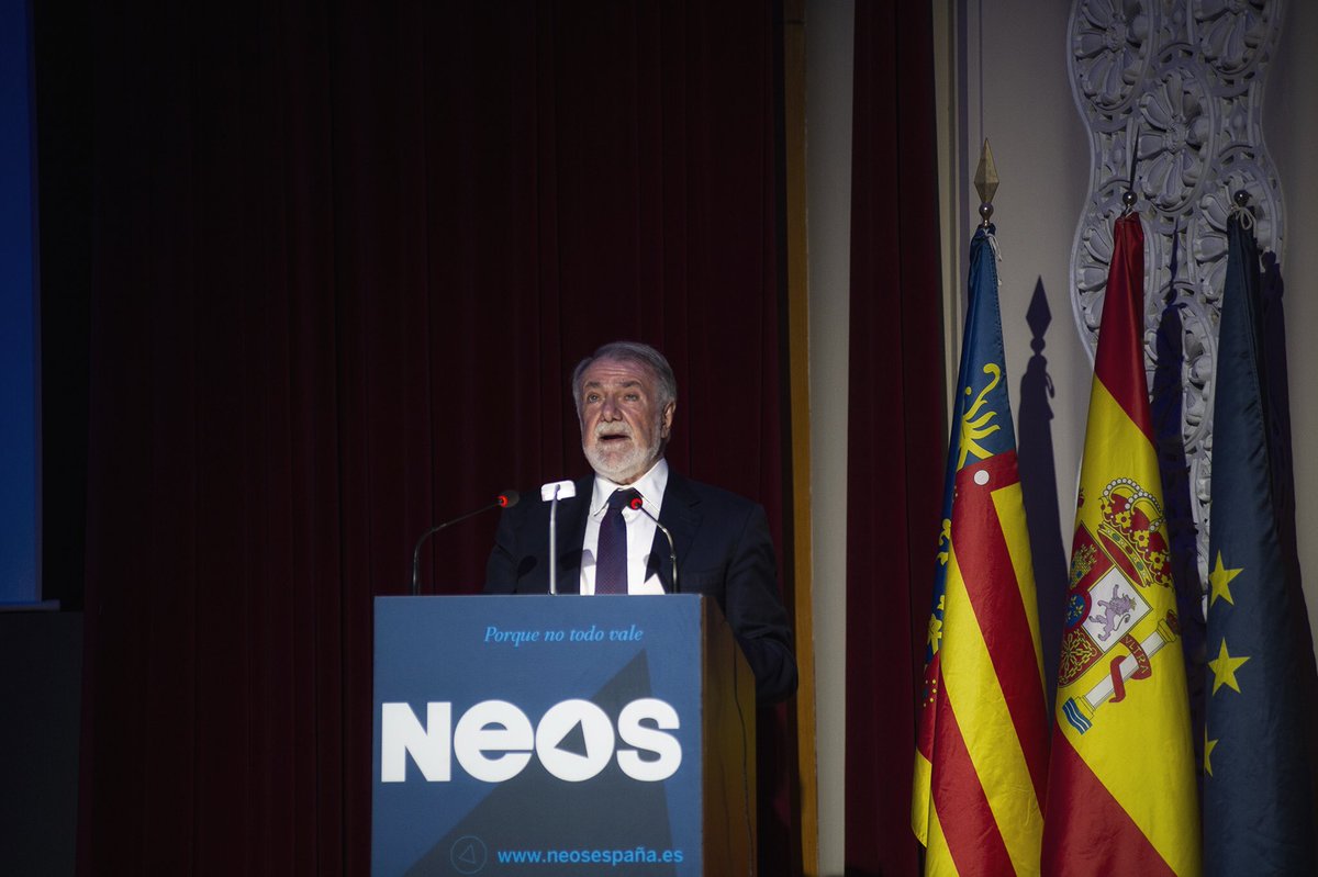 Hoy estamos en #Valencia presentando <a href="/NEOS_esp/">Fundación NEOS</a>, la alternativa Cultural basada en los fundamentos cristianos, invitando a una minoría creativa a reaccionar con valentía #NeosenValencia #NoTodoVale