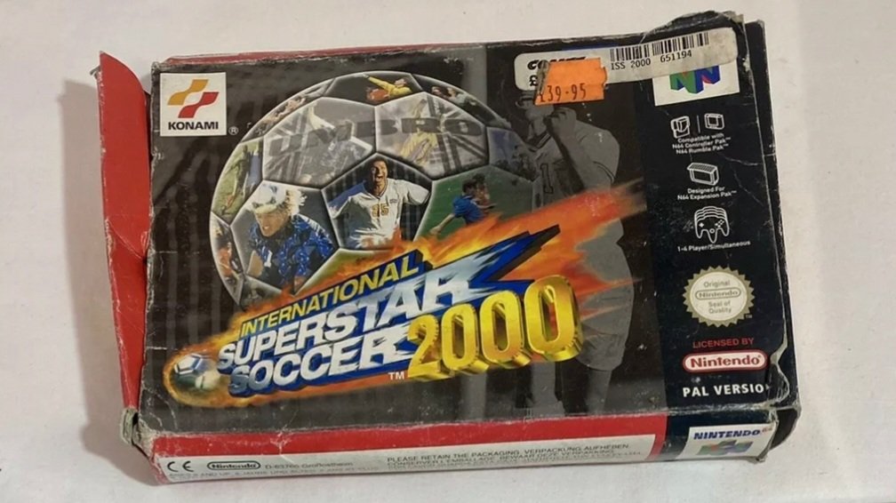 H_B_F_S_'s tweet photo. Took a while to find #ISS2000 at a reasonable price but I did - with the state of the box to thank.

Cheers, YouTube. Namely @Nintendrew_ and @Mike_Rouse for their restoration tips!

Box arrived flat with no hope of holding the game. Not any more.

Before / After https://t.co/khpbacHY61