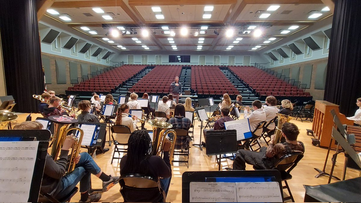 JAMSbandIA's tweet photo. Our 8th grade band had a fantastic experience working with Dr. Galyen from UNI at the NCIBA Concert Band Clinic here at JAMS today!
@MasonCityCSD https://t.co/0oyhsCXeBC