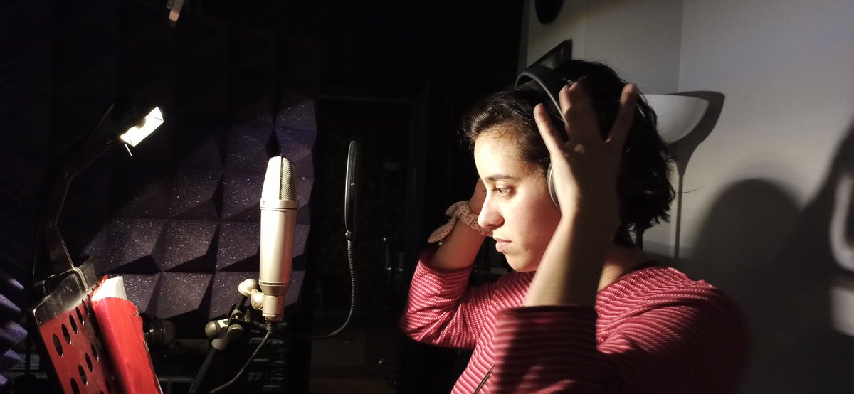 Left4EverBand's tweet image. 💡💡💡 ¡¡FOCOS FUERA!! 💡💡💡

Entra a Estudios Cube la fantástica @Selene_Nou para ponerle voz a todo lo que se está cocinando🎙️🎤🎧💥