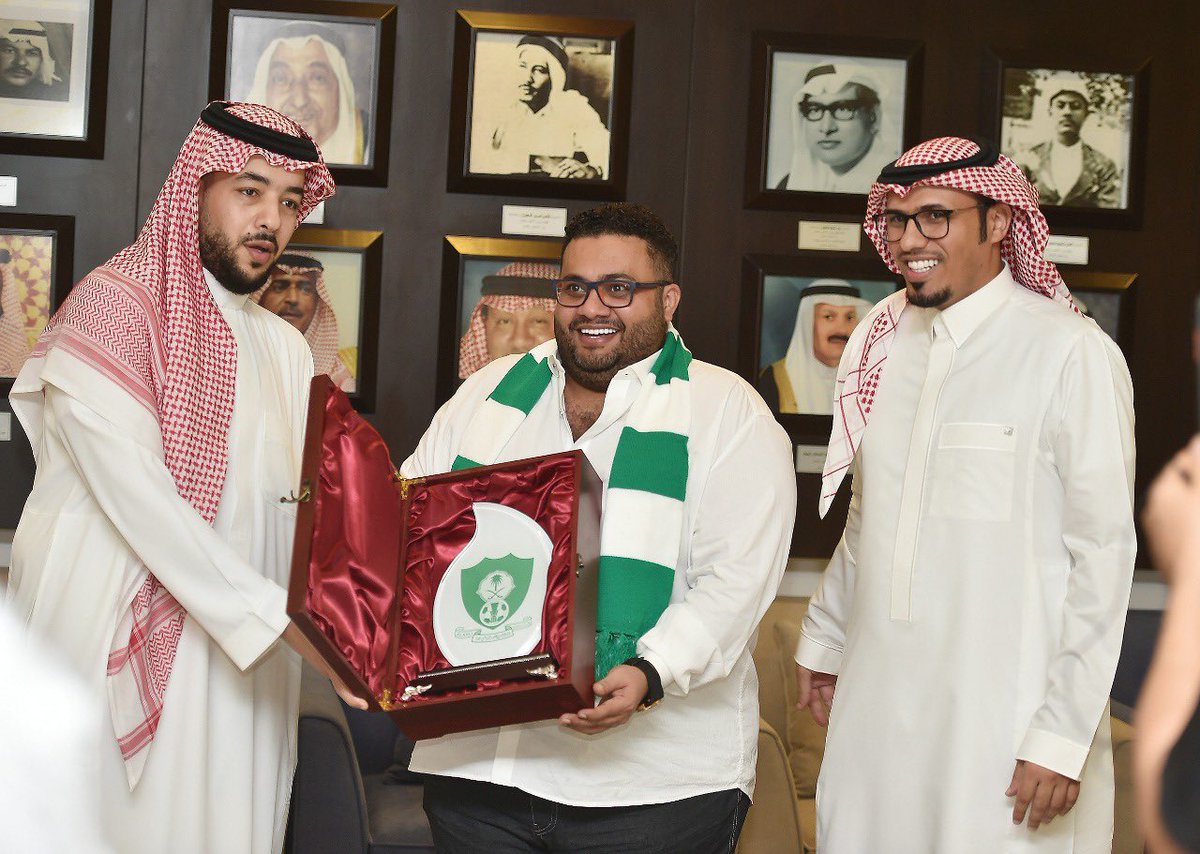 MajeedAlrhedi's tweet photo. لتبقى مجيدًا .. وفخرًا و عيدًا .. 
وصرحا فريدًا .. يطالُ السماء ..! 
 أيا قلعة المجد .. والمجدُ أهلي .. 
أيا منبع الفن .. والفنُ أهلي 💚🇸🇦
#الاهلي @ALAHLI_FC  #الاهلي_السعودي https://t.co/LVF4ul5qAx