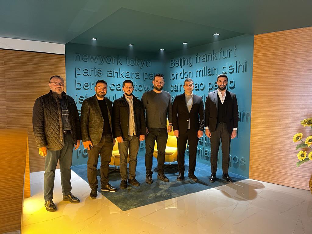 mustafayildiiz's tweet photo. Önceki Dönem #Seyhan İlçe Gençlik Kolları Başkanımız Sn Ömer Tepeli'yi  Seyhan İlçe Başkanımız Sn Mustafa Özkan ile birlikte ziyaret ettik.

Değerli Kardeşimize güzel misafirperverliğinden ötürü teşekkür ediyorum.

Bu güzel anları kaçıran @avmyilmaztr kardeşim İstanbul nasıl? 😅 https://t.co/2nlaYjNli5