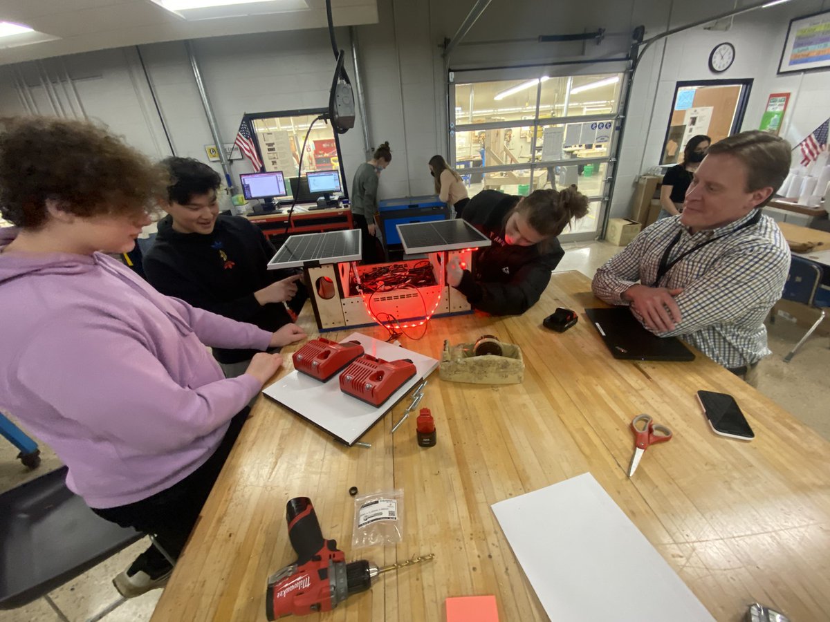 Brookfield Central Fab Lab tweet media