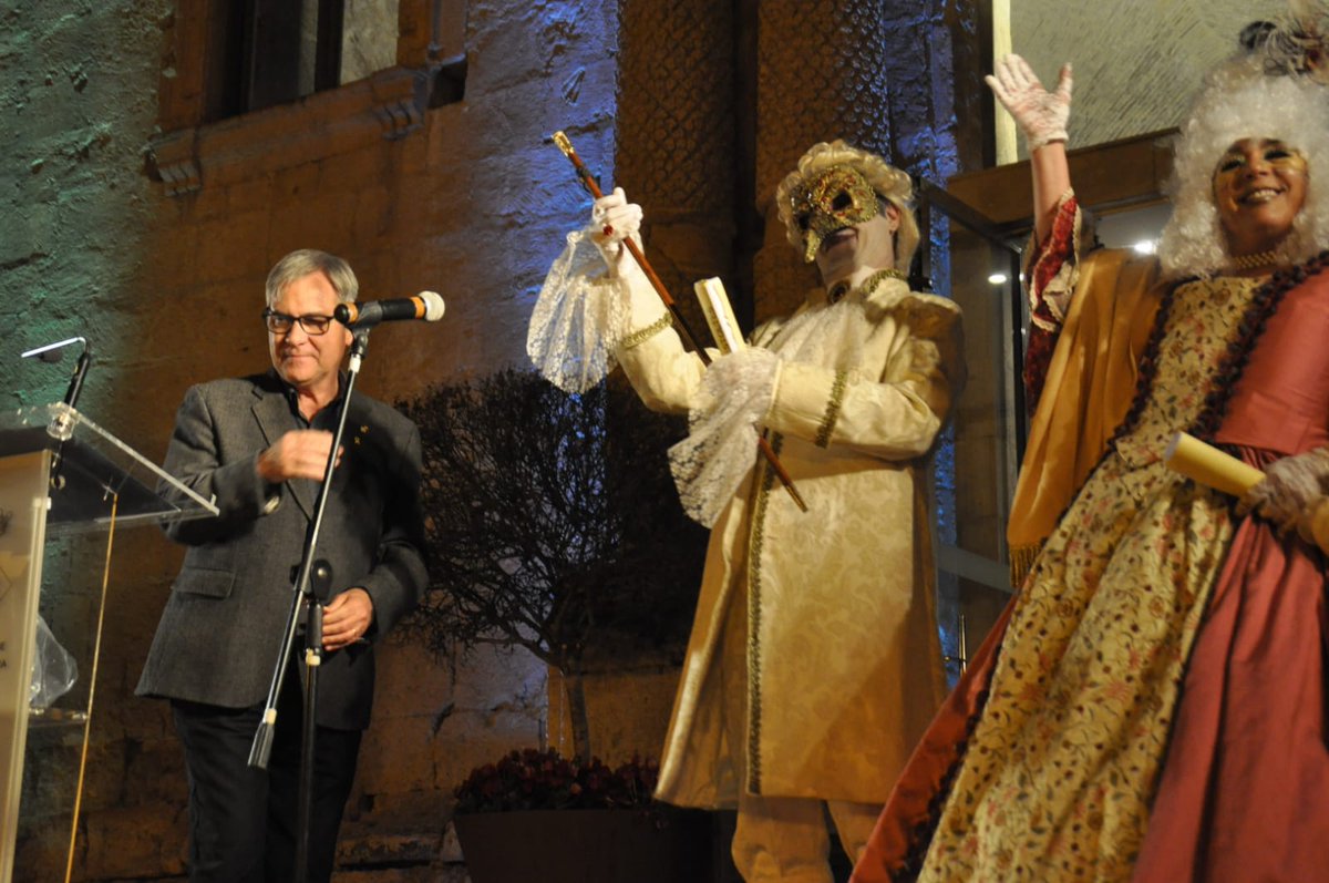 🎭 L'Arrivo de Ses Majestats #Carnestoltes, acompanyats de la mascarada #LaFigaTeFai, ha donat el tret de sortida al #CarnavalTdb #Torredembarra

🎉 Gaudiu-lo amb seny i no oblideu mantenir les mesures per l’actual situació sanitària!

📷 Anna F.