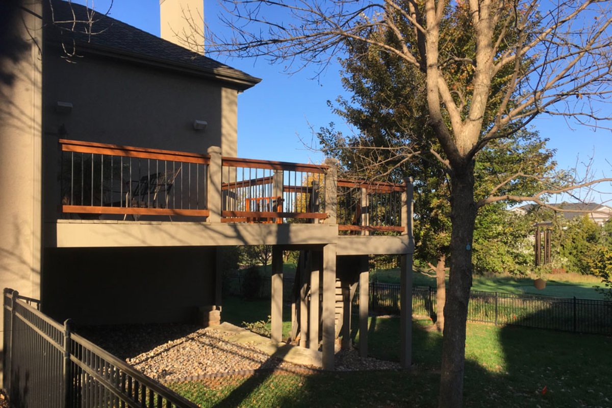 wefixdecks's tweet photo. Meeting members of our Olathe community while helping with their patio needs is one of our favorite parts of the job. As a local company, we're not just helping customers -- we're helping neighbors. https://t.co/CWNThDj2fL