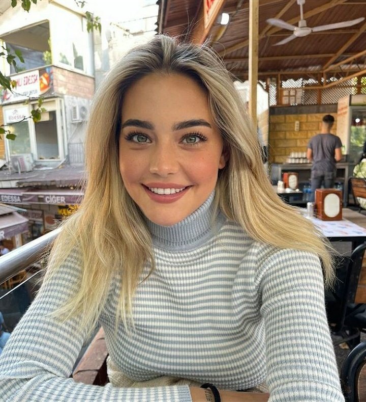 nutkum tutuldu güzelliği karşısında